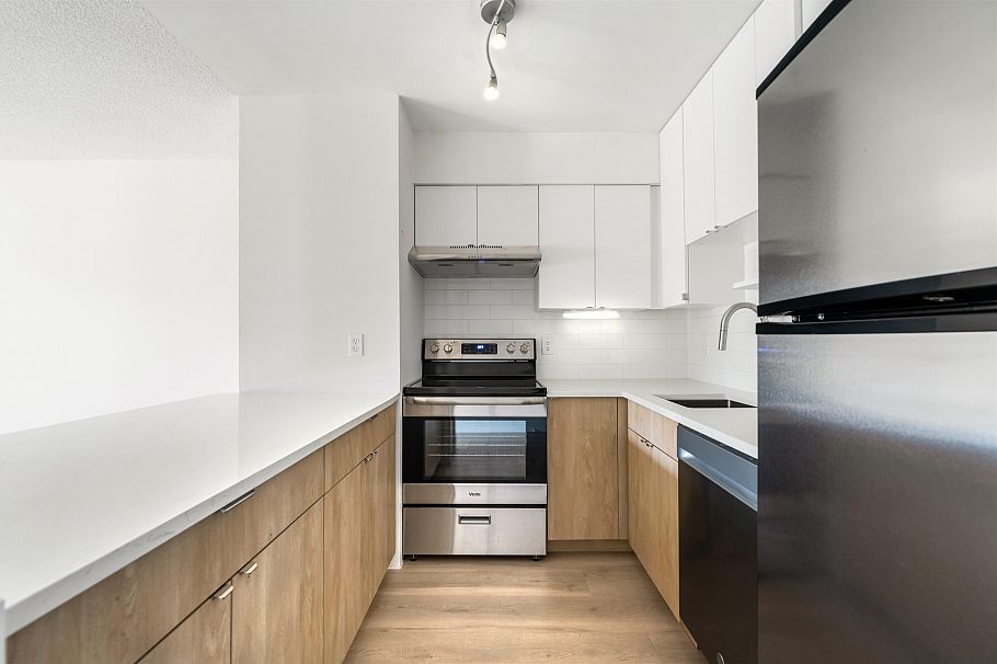 101 1545 E 2nd Avenue Vancouver, BC - 4