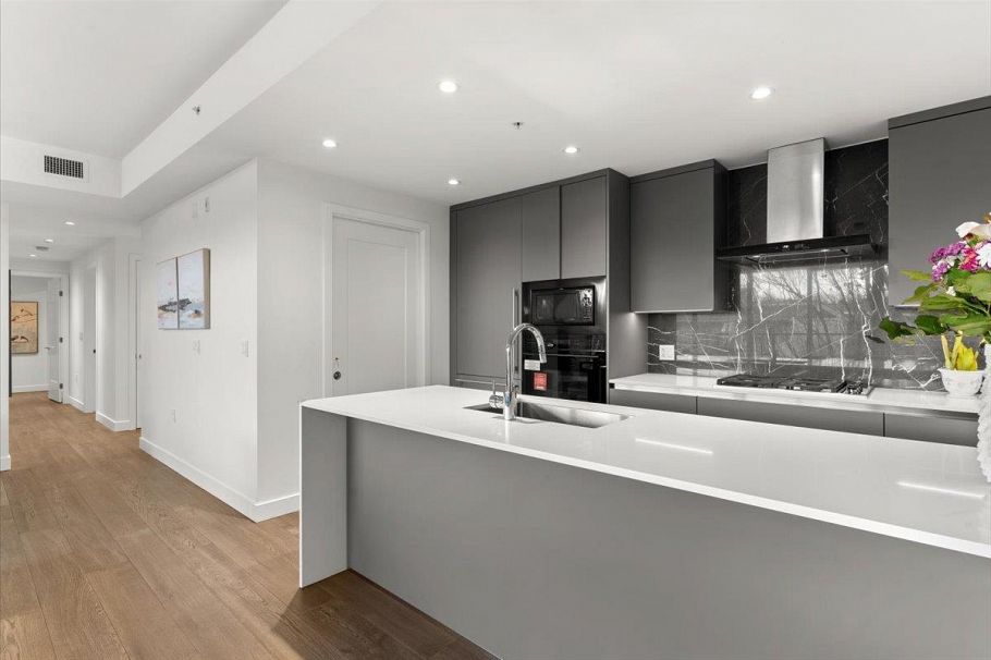 304 717 W 17th Avenue Vancouver, BC - 9