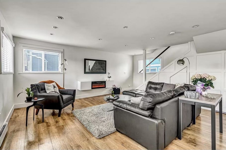 A015 415 Esplanade Avenue North Vancouver, BC - 7