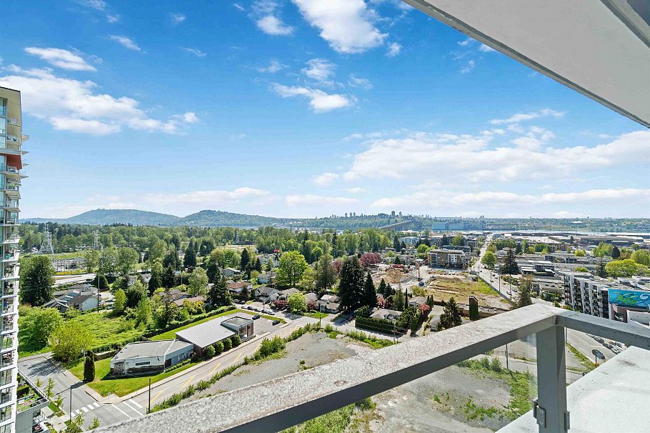 2304 1500 Fern Street North Vancouver, BC - 1