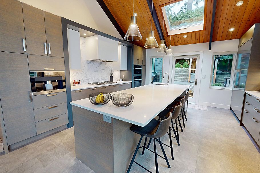 4062 Norwood Avenue North Vancouver, BC - 8