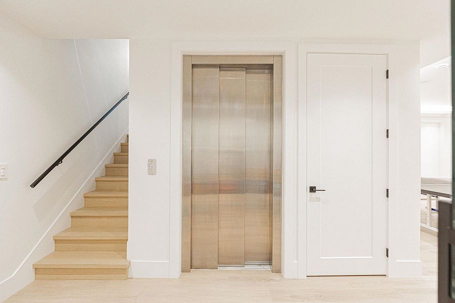 2051 W King Edward Avenue Vancouver, BC - 12