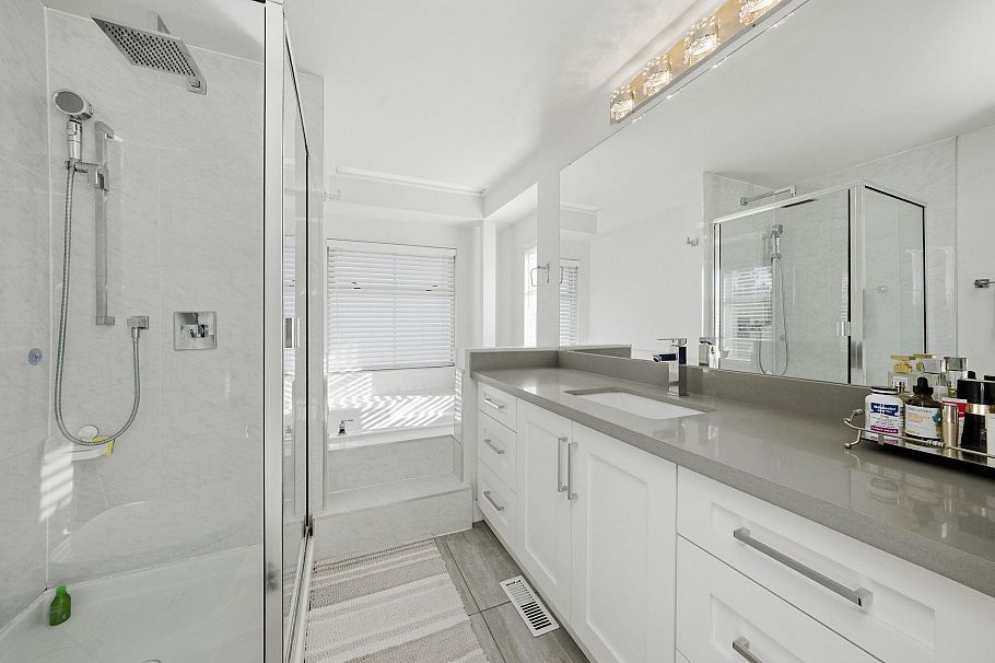 817 Roche Point Drive North Vancouver, BC - 26