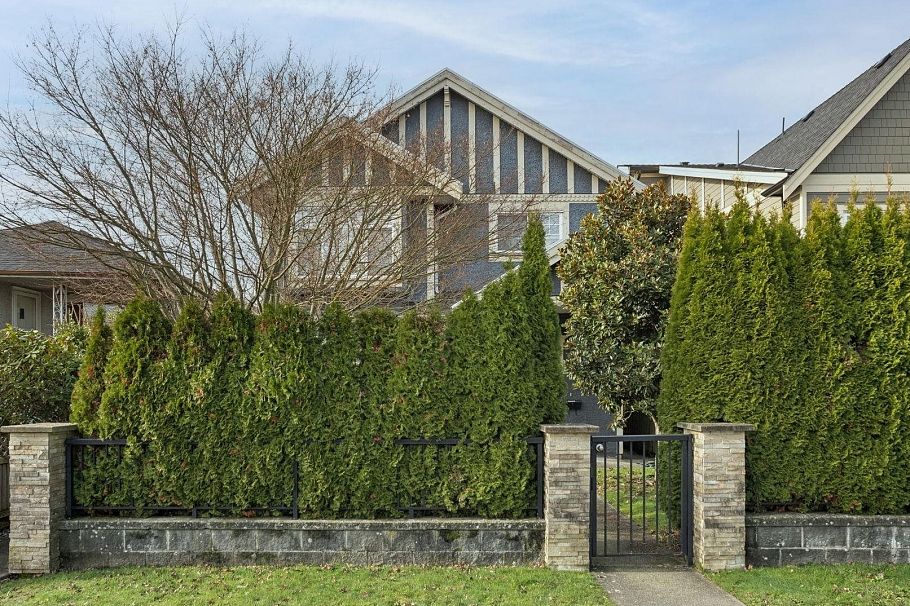 6453 Beatrice Street Vancouver, BC - 1