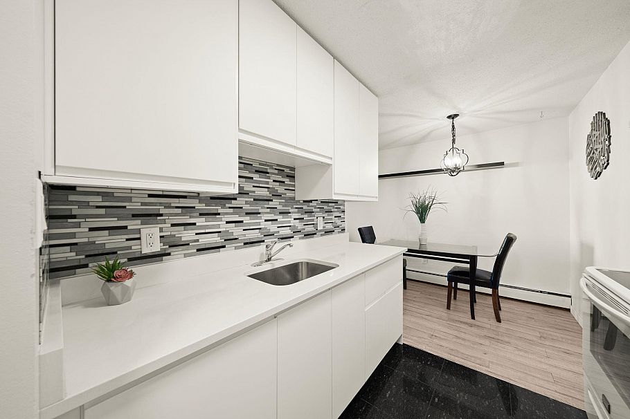 203 131 W 4th Street North Vancouver, BC - 1