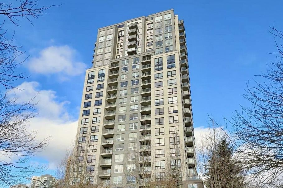 2409 3663 Crowley Drive Vancouver, BC - 2