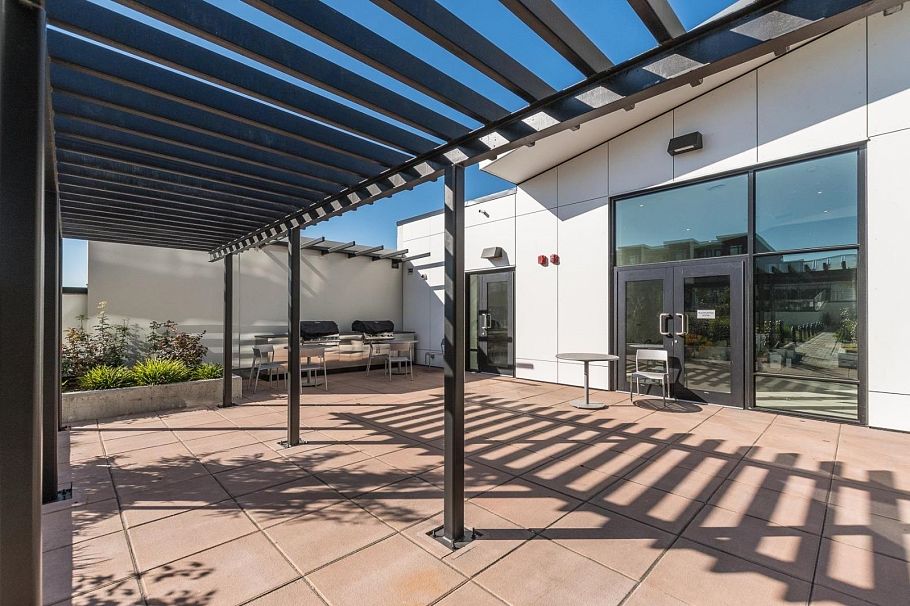 1002 1401 Hunter Street North Vancouver, BC - 13