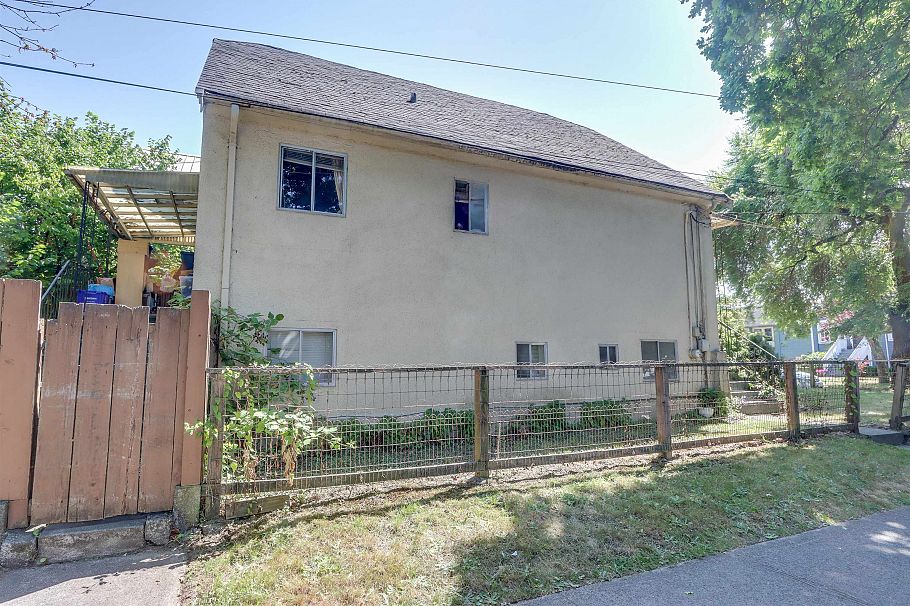 2305 Turner Street Vancouver, BC - 10