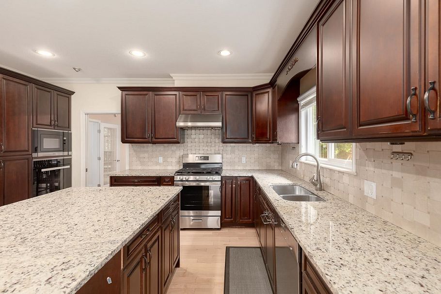 1989 W 52nd Avenue Vancouver, BC - 9