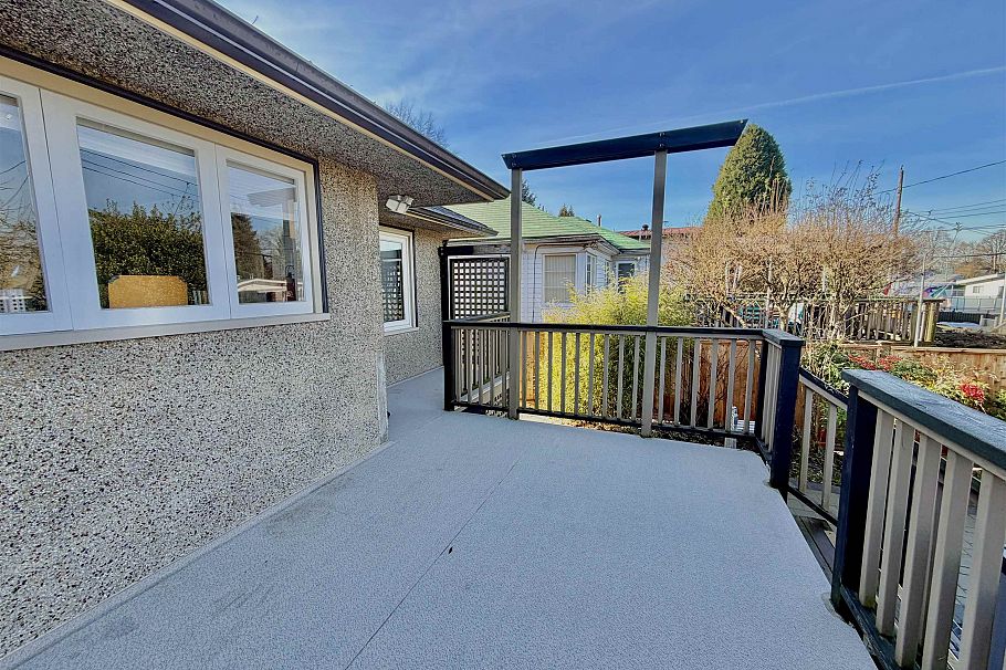 1165 E 26th Avenue Vancouver, BC - 23