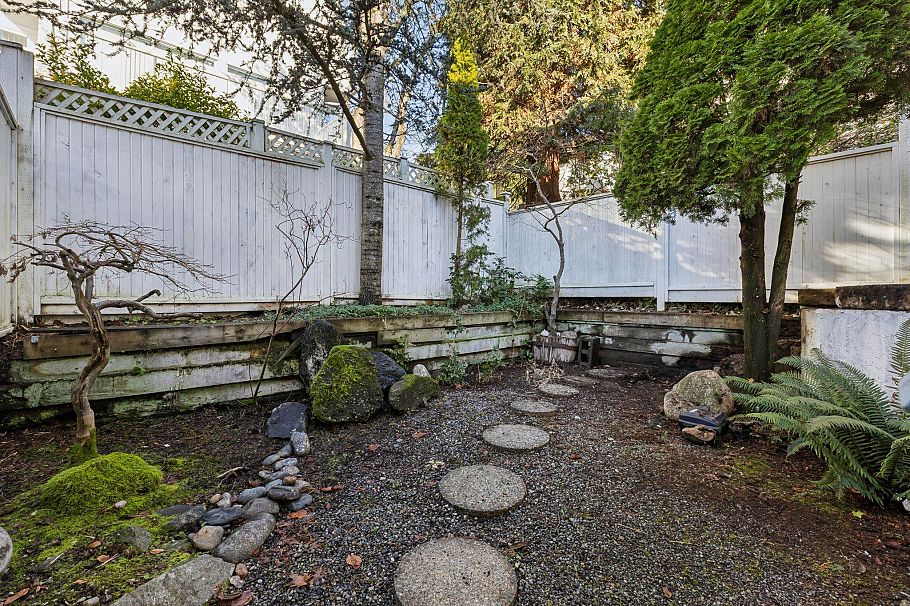 232 E 11th Street North Vancouver, BC - 23