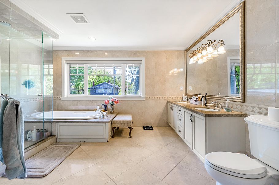 6261 Adera Street Vancouver, BC - 17