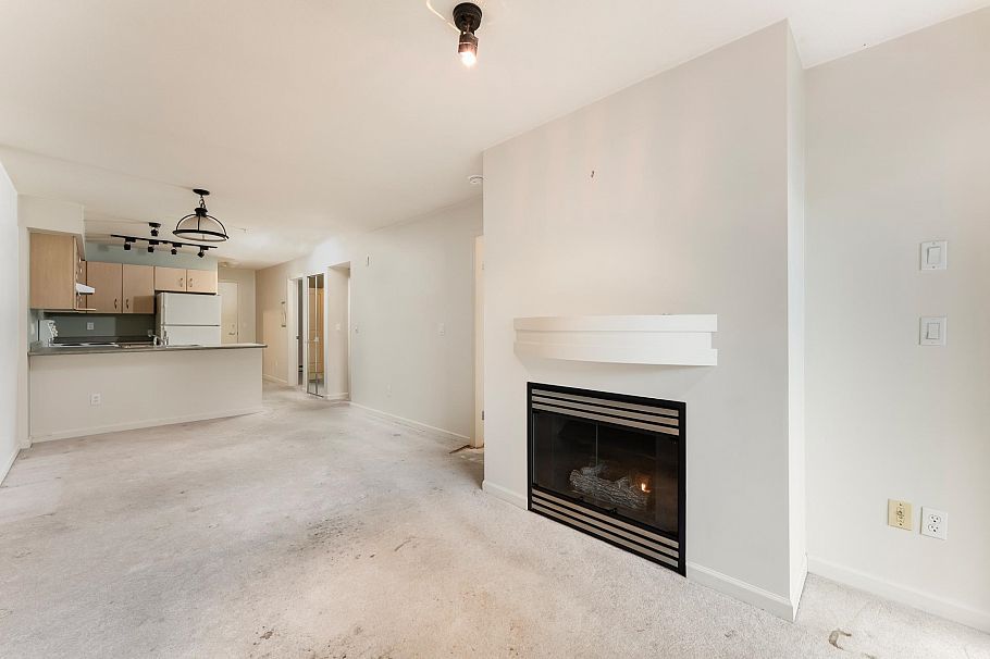 218 332 Lonsdale Avenue North Vancouver, BC - 8