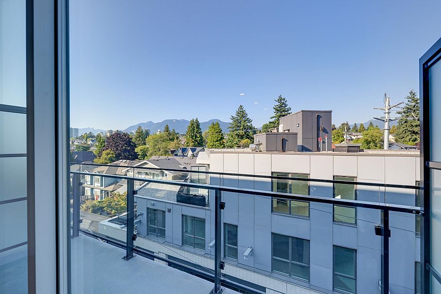 564 422 E 3rd Street North Vancouver, BC - 14