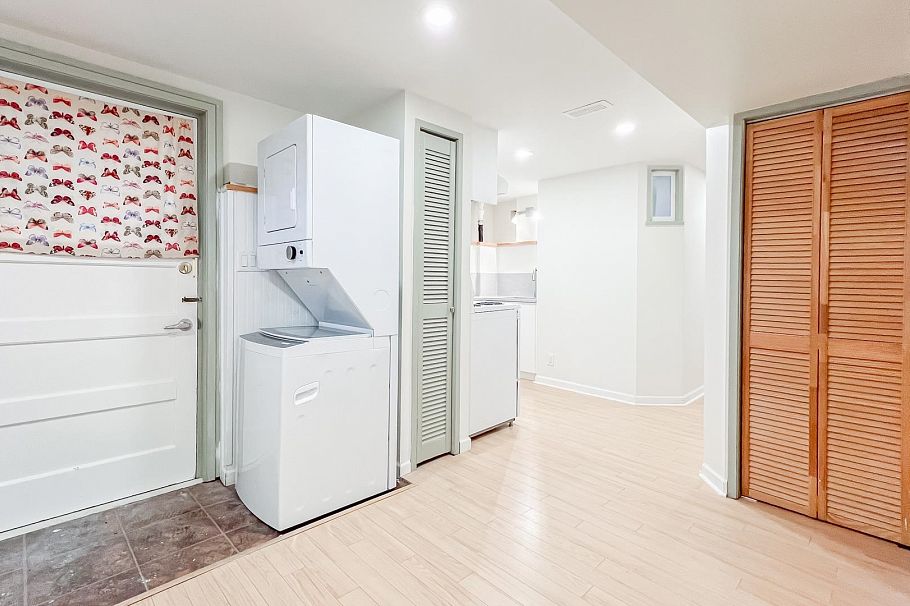 1165 E 26th Avenue Vancouver, BC - 14