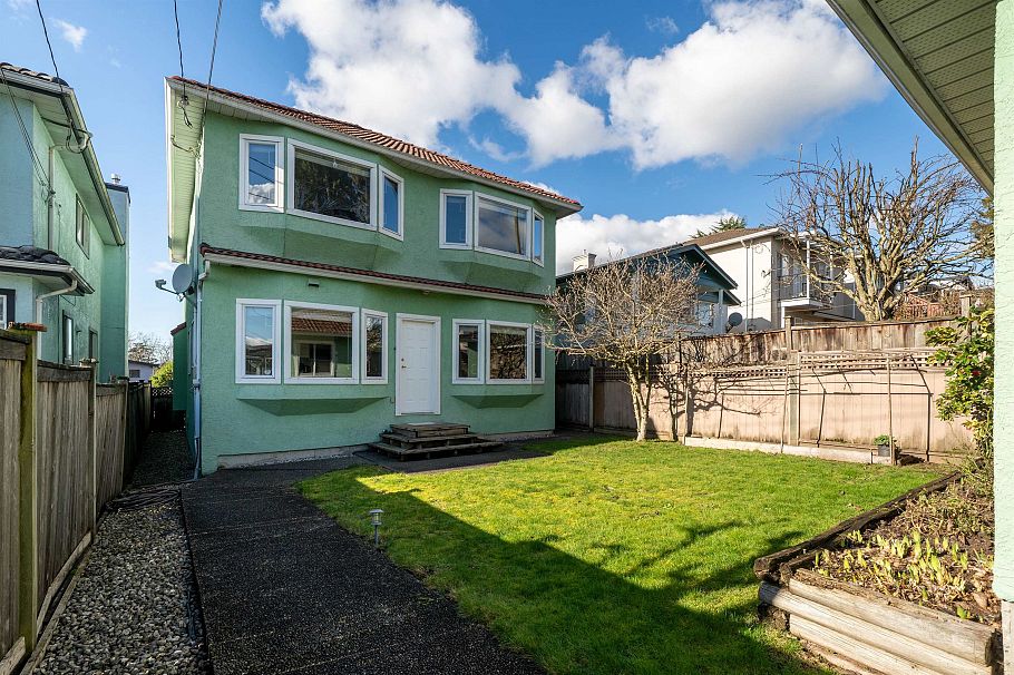8162 Haig Street Vancouver, BC - 24