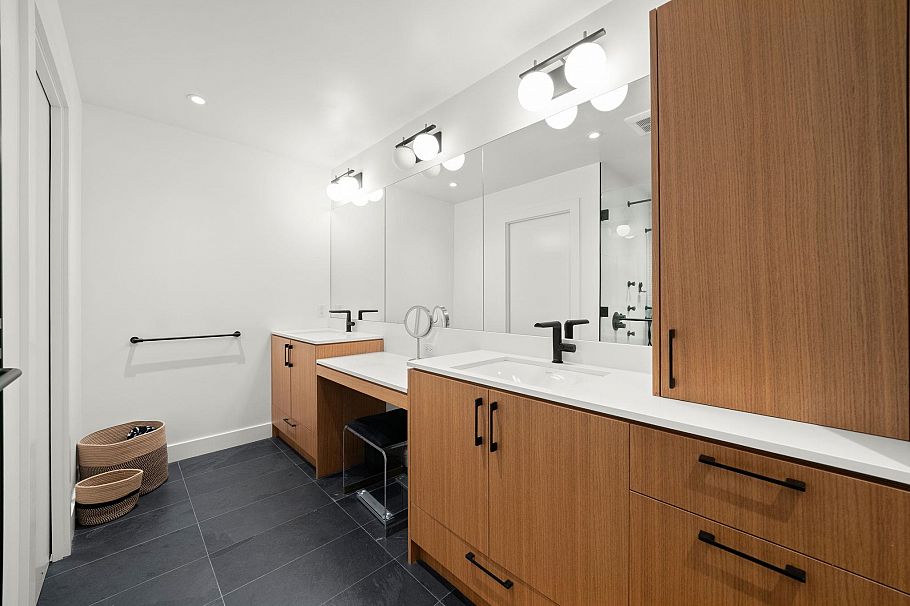 1261 Eldon Road North Vancouver, BC - 16