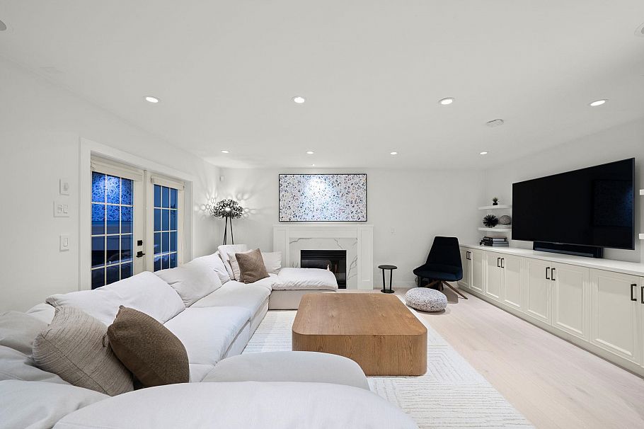 1261 Eldon Road North Vancouver, BC - 4