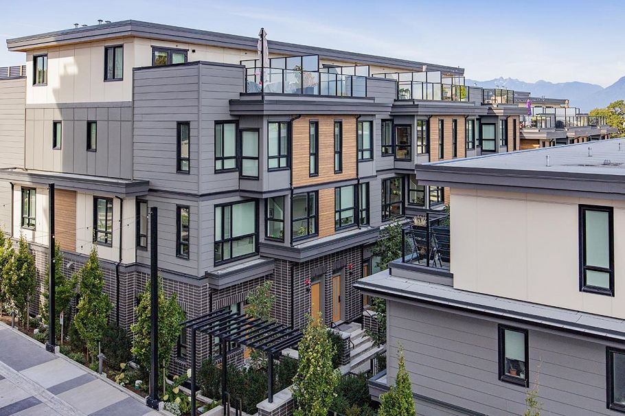 3956 Dumfries Street Vancouver, BC - 3