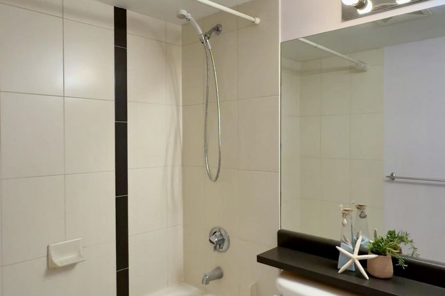 2409 3663 Crowley Drive Vancouver, BC - 7