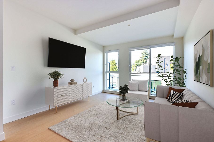 564 422 E 3rd Street North Vancouver, BC - 1