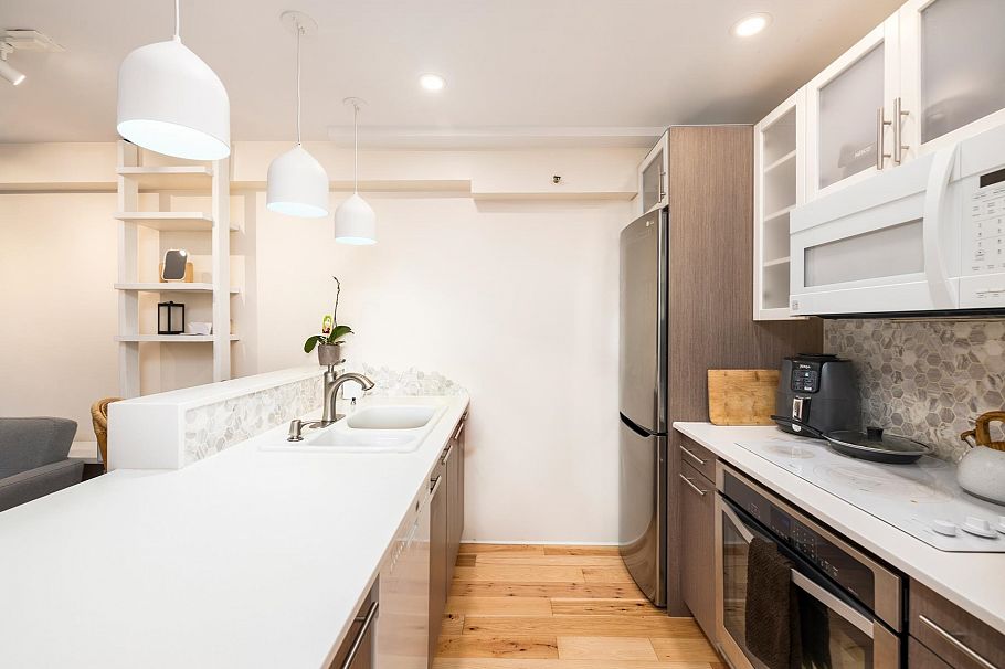 112 825 E 7th Avenue Vancouver, BC - 2