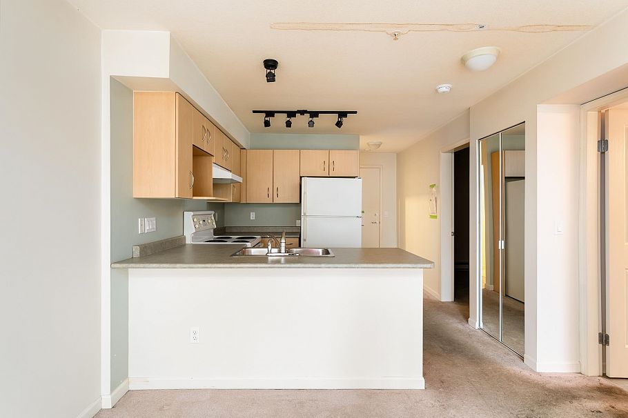 218 332 Lonsdale Avenue North Vancouver, BC - 9