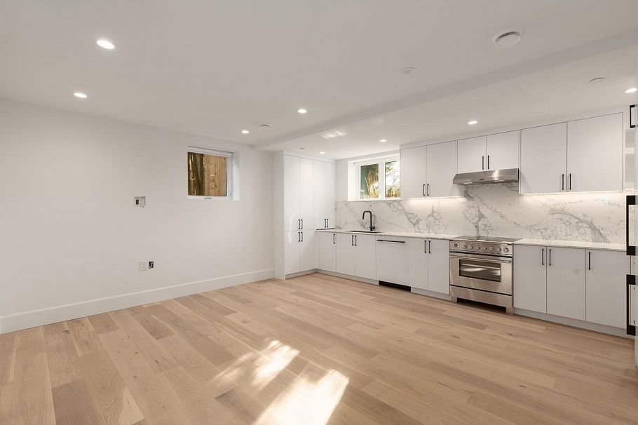 853 E 19th Avenue Vancouver, BC - 5