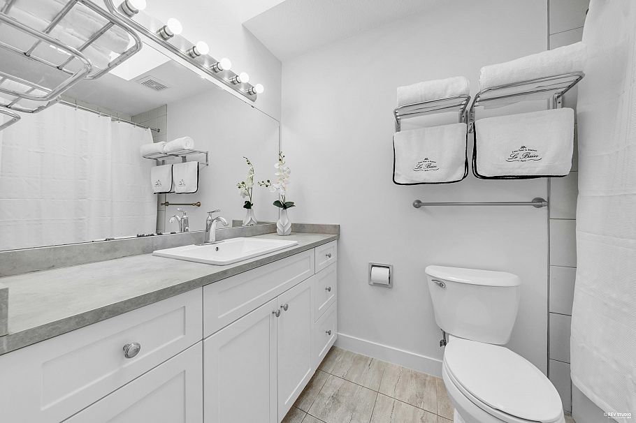 252 E 21st Street North Vancouver, BC - 29