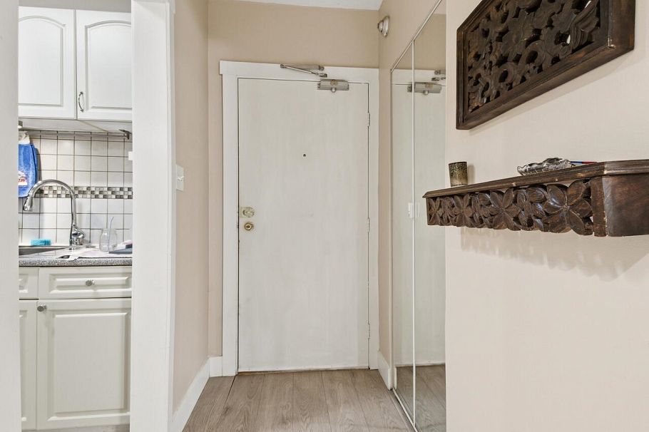 102 1655 Nelson Street Vancouver, BC - 2