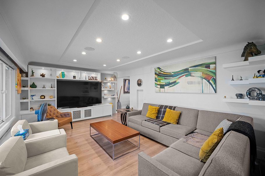 6978 Mckinnon Street Vancouver, BC - 2