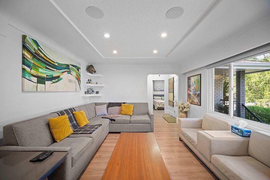 6978 Mckinnon Street Vancouver, BC - 3