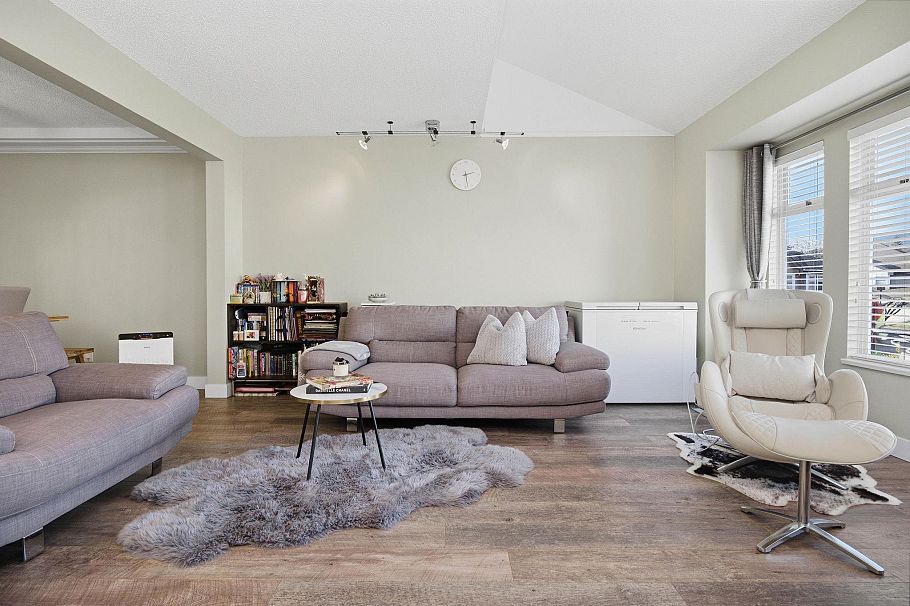 817 Roche Point Drive North Vancouver, BC - 3