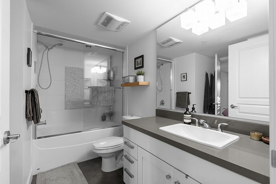 305 4550 Fraser Street Vancouver, BC - 13