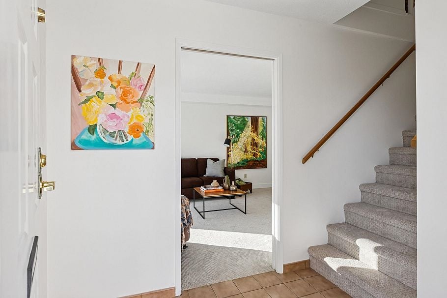 232 E 11th Street North Vancouver, BC - 4