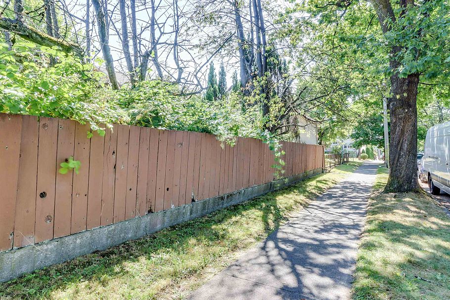 2305 Turner Street Vancouver, BC - 11