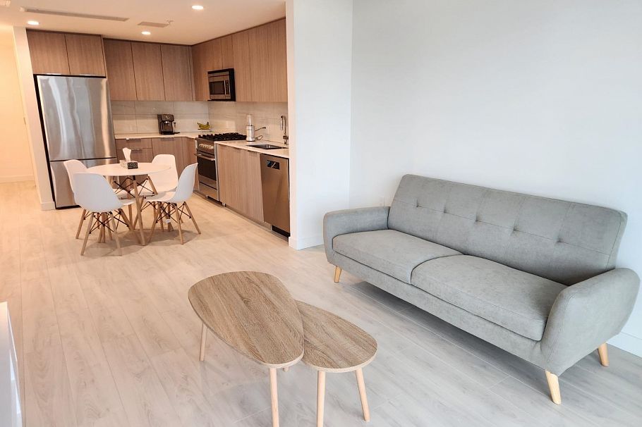 1002 1401 Hunter Street North Vancouver, BC - 4