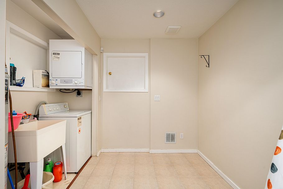 8162 Haig Street Vancouver, BC - 22