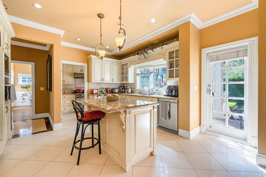 6261 Adera Street Vancouver, BC - 19