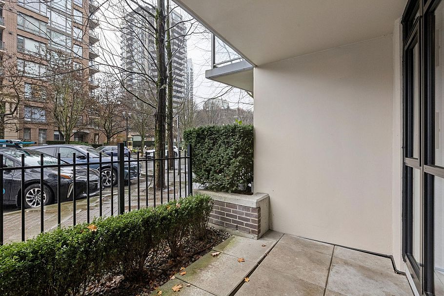 104 175 W 1st Street North Vancouver, BC - 25