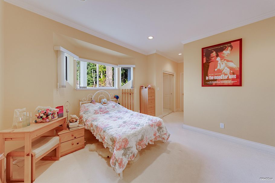 4989 Chalet Place North Vancouver, BC - 21