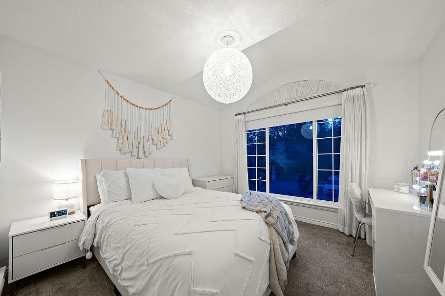 1261 Eldon Road North Vancouver, BC - 18