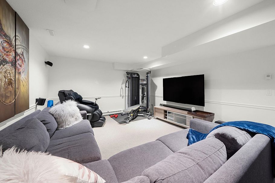 1261 Eldon Road North Vancouver, BC - 25