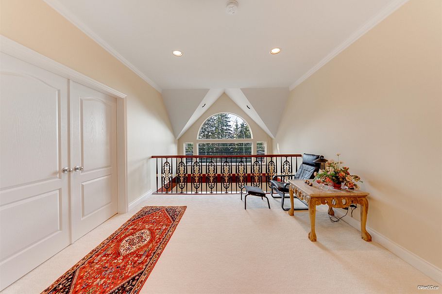 4989 Chalet Place North Vancouver, BC - 29