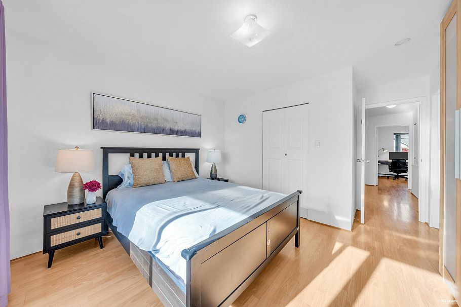 252 E 21st Street North Vancouver, BC - 26