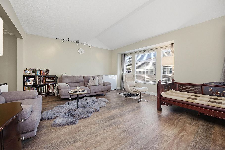 817 Roche Point Drive North Vancouver, BC - 2