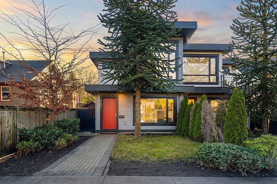 361 E 15th Street North Vancouver, BC - 1