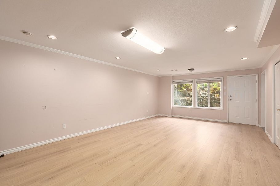 1989 W 52nd Avenue Vancouver, BC - 31