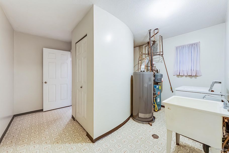 2721 Grant Street Vancouver, BC - 31