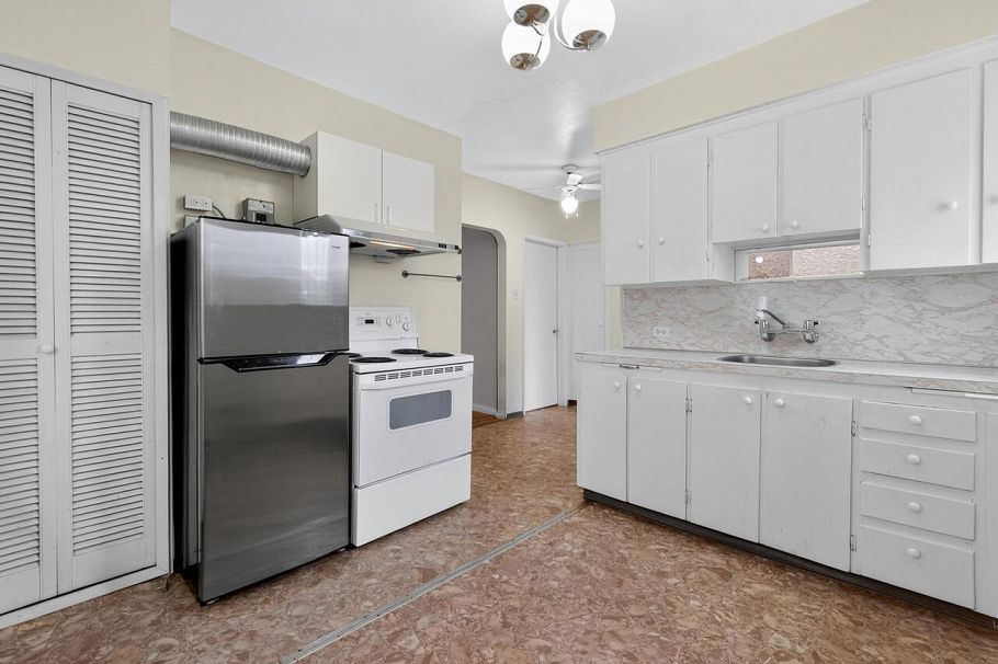 3069 E 18th Avenue Vancouver, BC - 9